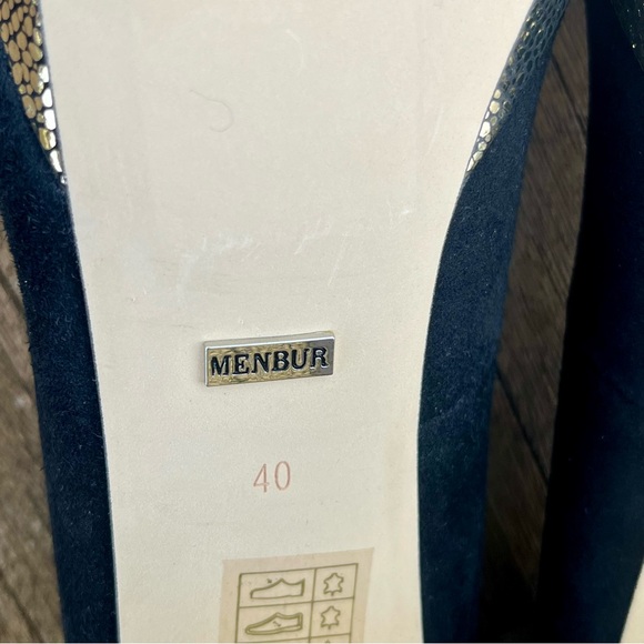 Menbur Black Pumps with Gold Heel - Picture 6 of 6